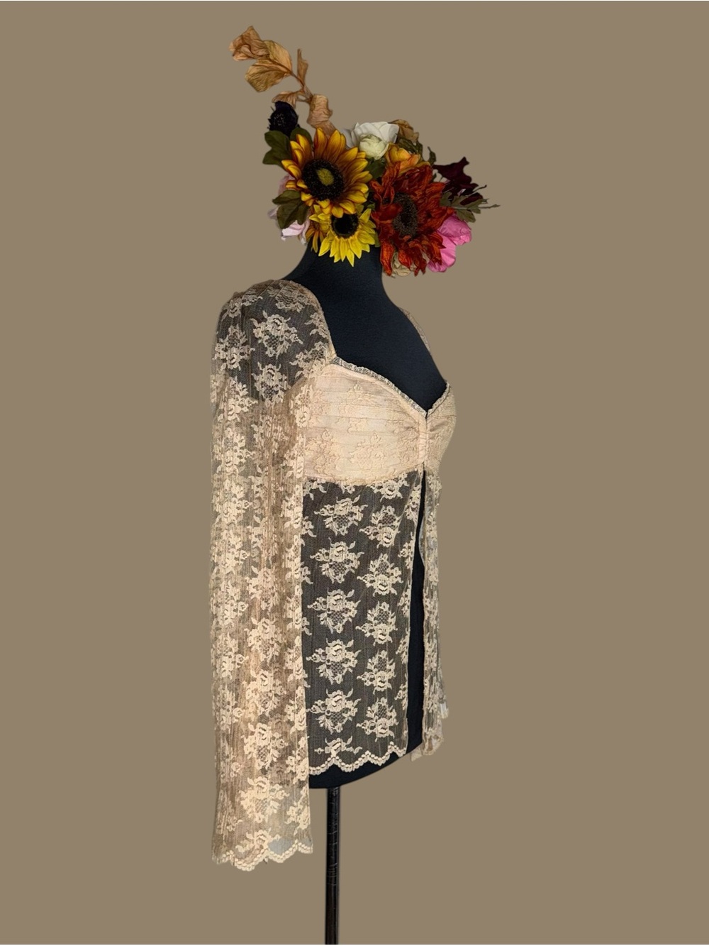 Arden B sheer floral lace flyaway top - Picture 12 of 16